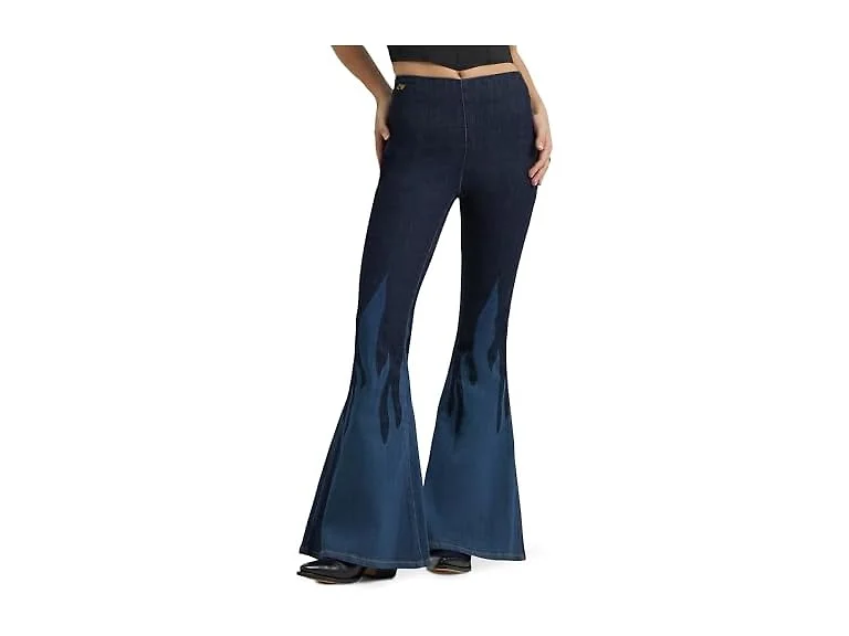 Wrangler Women (26W x 32L) X Lainey Wilson Jean