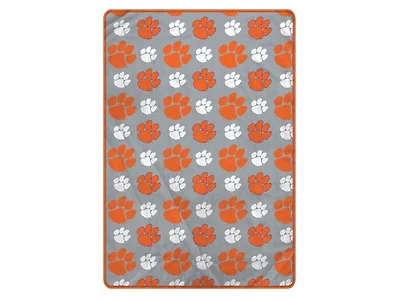 NCAA Repeating Logo Blanket (66 x 95)