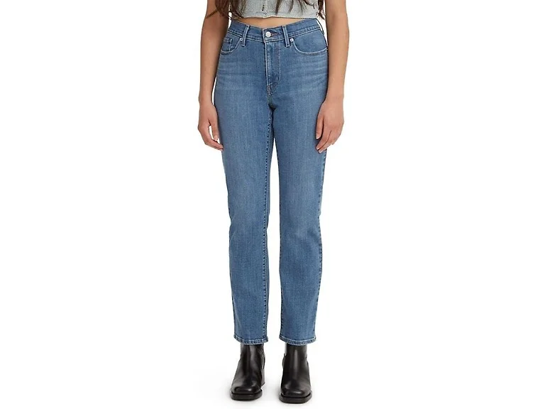 Levi's Women's Classic Straight Jeans
