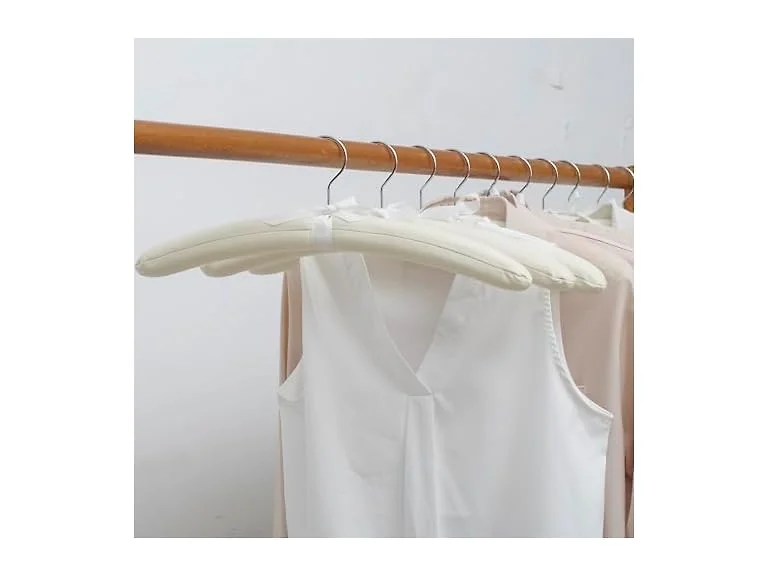 Sukkiri Homu 10-Pk Padded Hangers Ivory