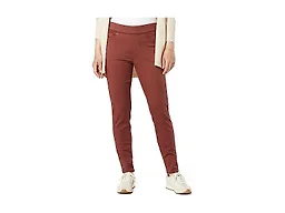 Levi Strauss Signature Gold Women's Totally Shaping Pull-on Skinny Jeans (Available in Plus Size), Cherry Mahogany, 6 Medium