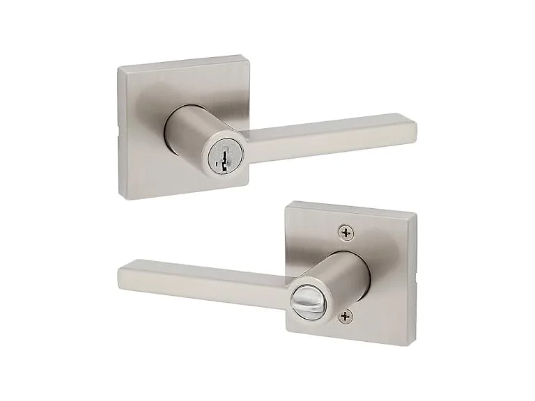 Halifax Entry Door Handle w/ Lock & Key