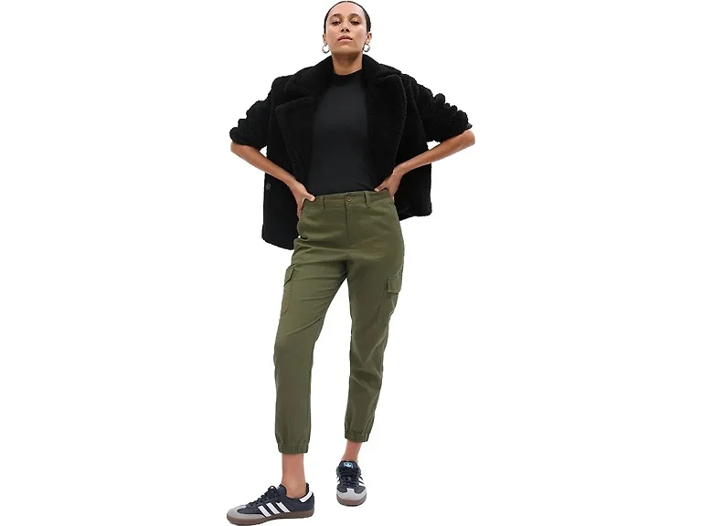 GAP Women (2) Girlfriend Cargo Jogger