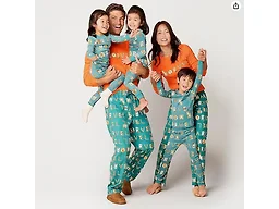 Amazon Essentials Disney | Marvel | Star Wars Women's Flannel Pajama Sleep Sets, Festive Marvel, Medium