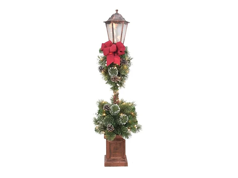 Santa's Workshop, Lamp Post with Big Red Bow