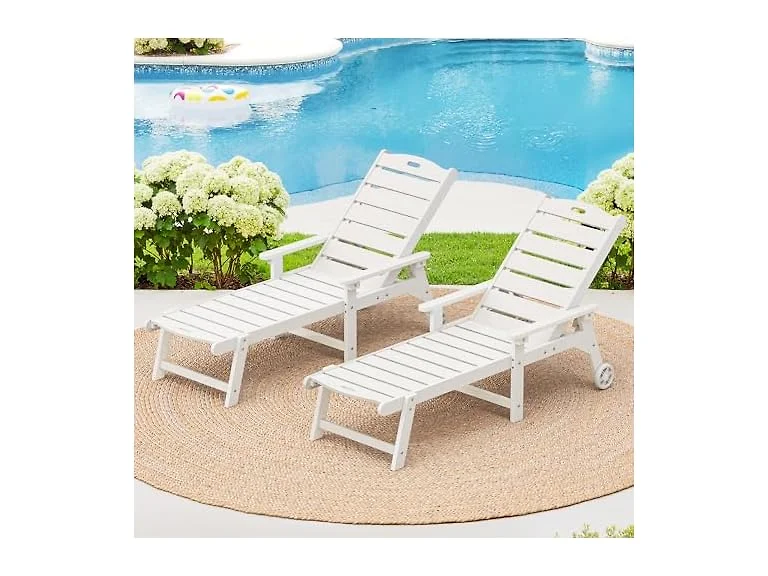 LUE BONA Set of 2 White Chaise Lounge Chairs